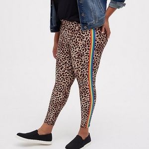 4X Torrid Rainbow Leopard Liquid Leopard Rainbow Side Stripe